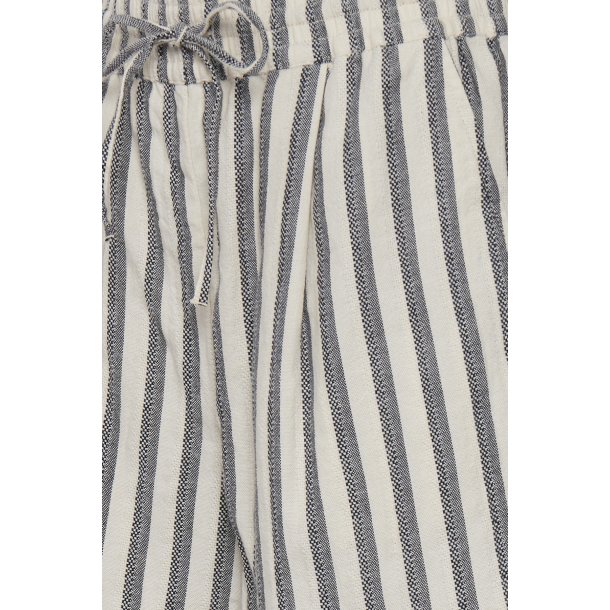 ICHI Ihdinira Shorts