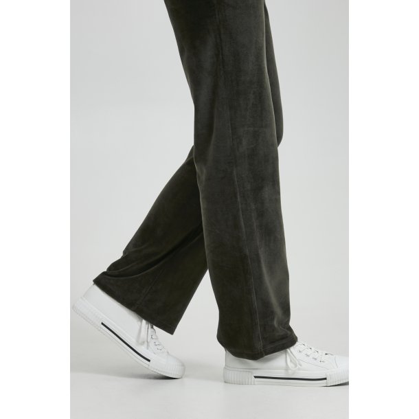 b.young Velourst mitza 